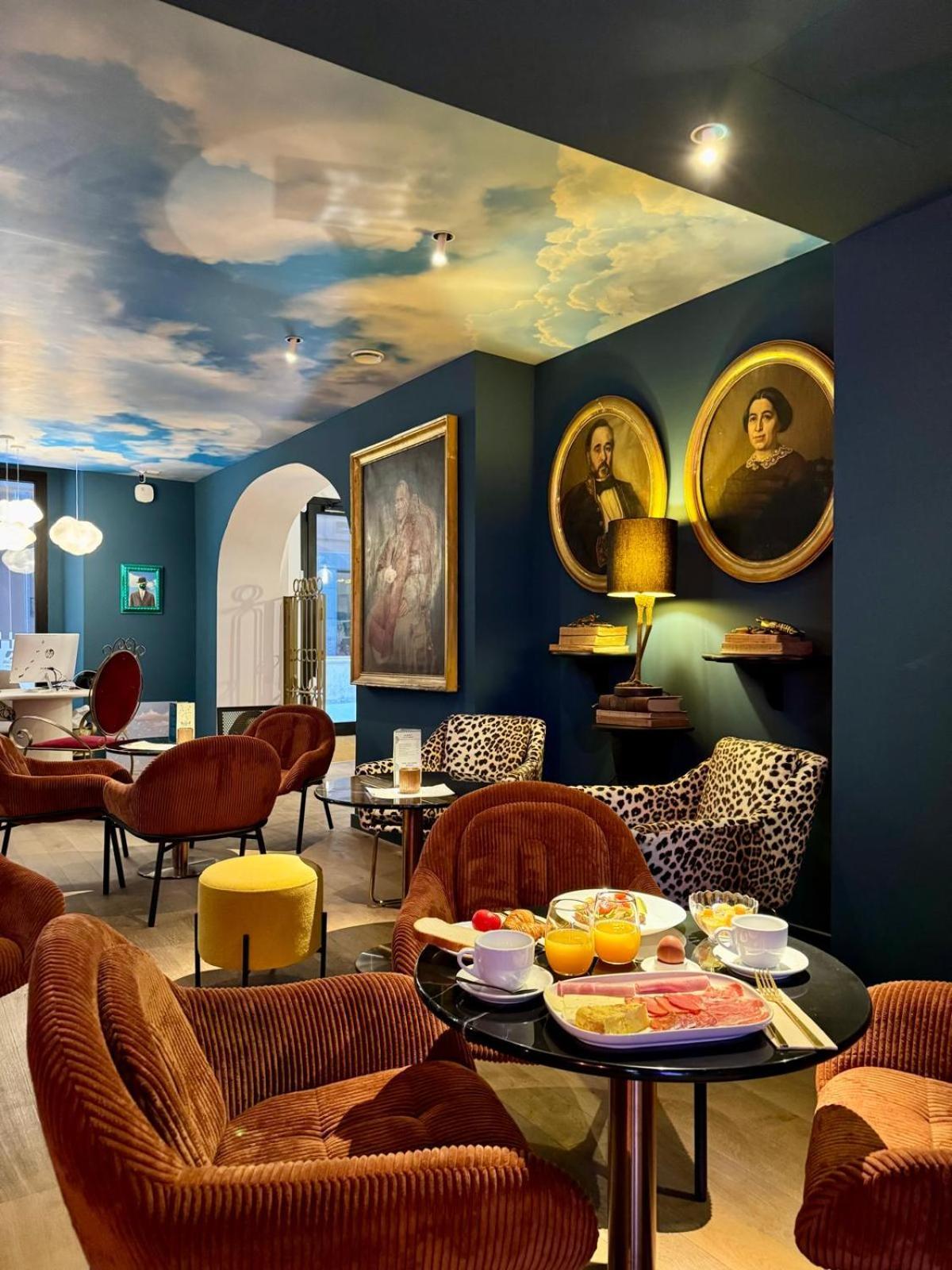 Hotel Divino & Apartments ฟิกวยเรส ภายนอก รูปภาพ