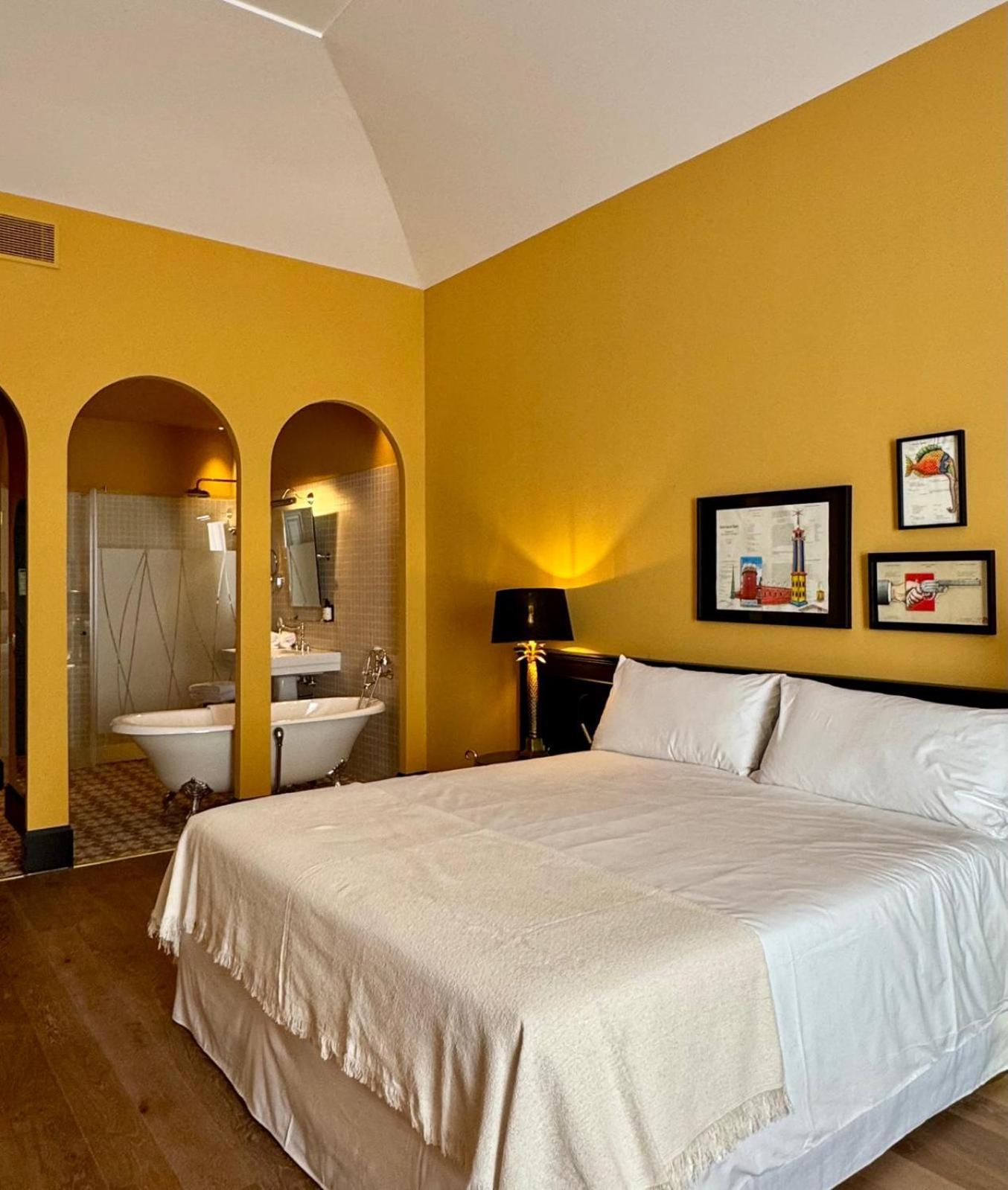 Hotel Divino & Apartments ฟิกวยเรส ภายนอก รูปภาพ